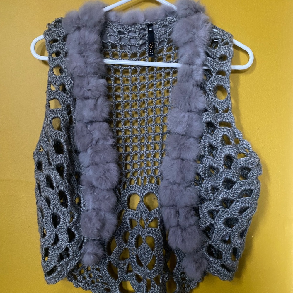Vintage crochet lace vest with fur trim